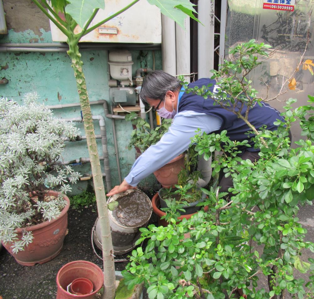 0829.照片2、校園積水容器「巡、倒、清、刷」.jpg