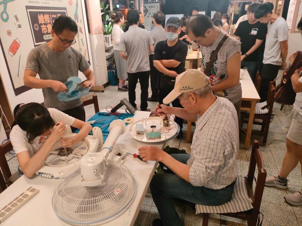10.19-3.3.「小家電維修所」提供免費檢測保養，維修只收取零件費用.jpg
