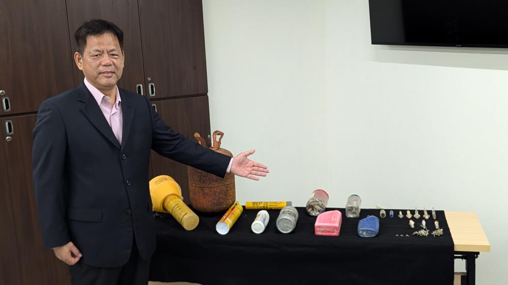 1121.署長介紹海岸風險廢棄物.jpg