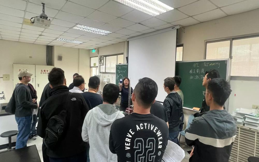 0504.04.環保專責人員證照訓練班授課情形.jpg