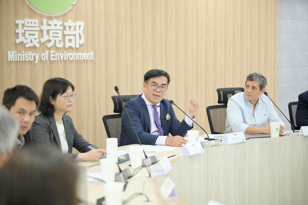 0507.彭部長主持「國際減量合作交流座談會」.jpg